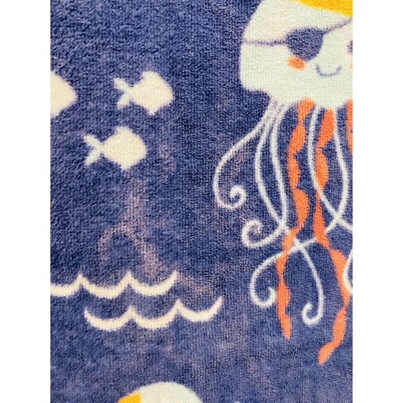 Caro Bath Beach towel Cotton Large Fish Blue Ocean Whale Jellyfish Seaturtle Cra - Picture 6 of 9